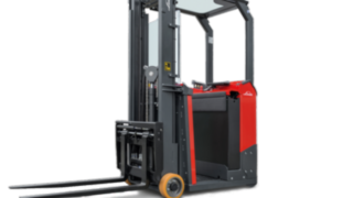 The E10 electric forklift truck from Linde Material Handling is suitable for a wide range of applications, even in the tightest spaces.
