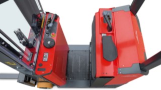 Dual-command joystick from Linde Material Handling The dual-command joystick from Linde Material Handling makes reversing easier.