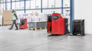 Sustainable energy system - Linde pallet truck powered by Linde's Li-ION technology