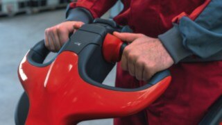 Pallet stacker from Linde Material Handling during manoeuvres