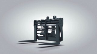 The basic version with end position sideshifter allows awkward loads to be transported. Fork positioner with end position sideshifter at Linde Material Handling in detail.