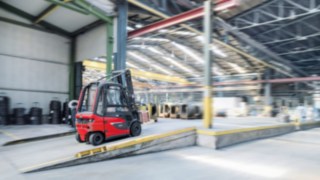 The electric forklift trucks from Linde Material Handling are fitted with data transmission units as standard.