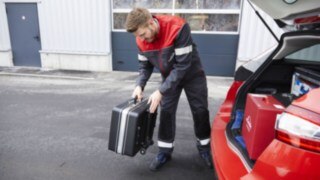 Linde Material Handling South East Ltd, Camberley, Surrey Linde Material Handling South East Ltd, Camberley, Surrey