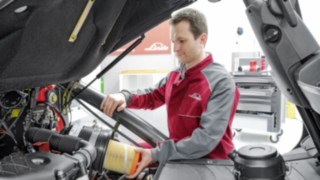 Linde service technician Linde service technician