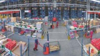 Material flow in a warehouse with equipment from Linde Material Handling Material flow in a warehouse with equipment from Linde Material Handling