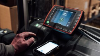 Display of the Object Warning System from Linde MH.