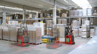 The Linde L-MATIC pallet stacker in use at Franz Veit GmbH.