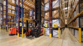 LINHARDT is using the K combination truck from Linde to boost handling performance in its high rack warehouse. The K combination truck from Linde Material Handling in use at LINHARDT