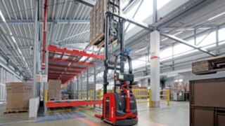 Linde L-MATIC HD stores goods at a height of up to 4 meters