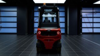 The new generation of forklifts sends a clear visual signal: it’s a Linde! The X25 Counterbalance Forklift Truck from Linde Material Handling