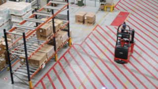 Two automated L-MATIC AC forklifts from Linde Material Handling at Schneider Electric Schneider Electric uses two automated L-MATIC AC forklifts from Linde Material Handling.