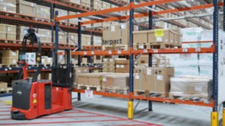 Video about Schneider Electric using two automated L-MATIC AC pallet stackers from Linde Material Handling Schneider Electric in Spain uses two automated L-MATIC AC forklifts from Linde Material Handling.