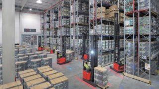 Linde reach trucks in use at Seifert Logistics Linde reach trucks in use at Seifert Logistics