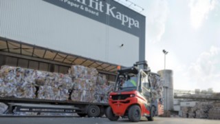 The H50 diesel forklift truck from Linde Material Handling at Smurfit Kappa