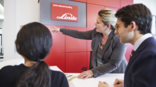 Visitors at the Headquarters of Linde in Aschaffenburg