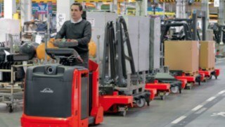 Logistic trains by Linde meet the changing challenges in modern production.