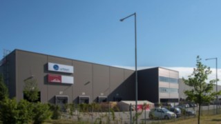Linde Material Handling’s new distribution centre in Brno, Czech Republic. Linde Material Handling’s new distribution centre in Brno, Czech Republic.