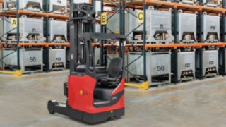 Linde presents new explosion-proof reach trucks