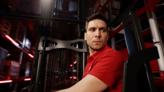 New reach trucks Ri14 – Ri18 | Linde Material Handling