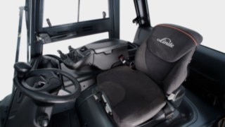 The comfortable working position of the E100 – E180 series in detail.