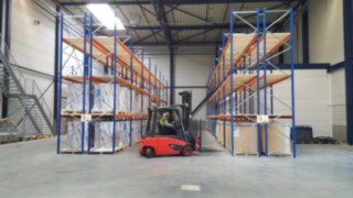 Wide Aisle Pallet Racking Wide Aisle Pallet Racking